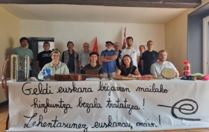 25.07.14 EHE prentsaurrekoa Donapaleun