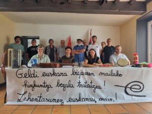 25.07.14 EHE prentsaurrekoa Donapaleun