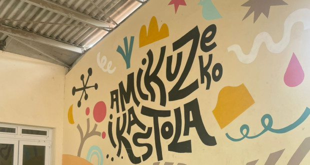 amikuzeko-ikastolako pareta margotua